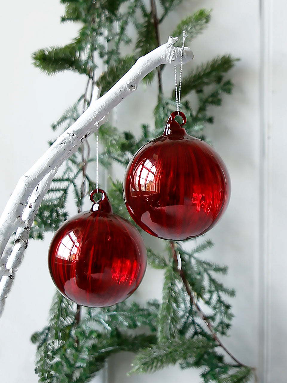 Adorno de cristal rojo